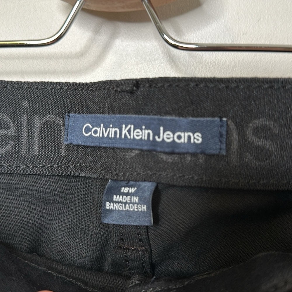 Calvin Klein Black High Rise Skinny Fit Comfort Stretch Jeans - Picture 8 of 13